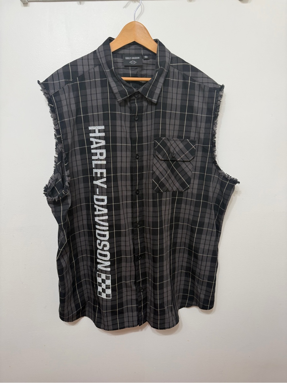 Harley-Davidson Black and Gray Plaid Sleeveless Button-Down Shirt